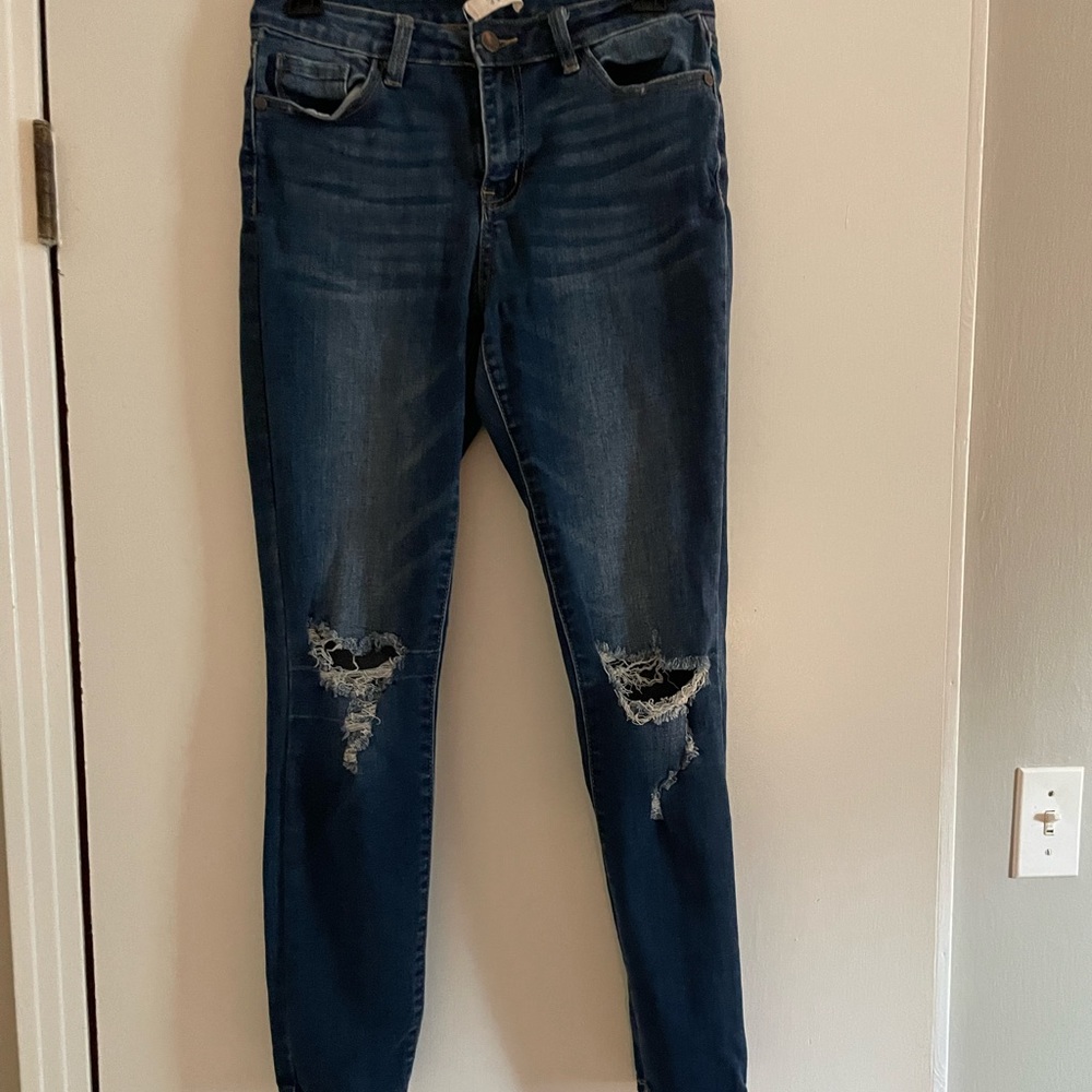 Nature 7/27 lightly distressed dark denim